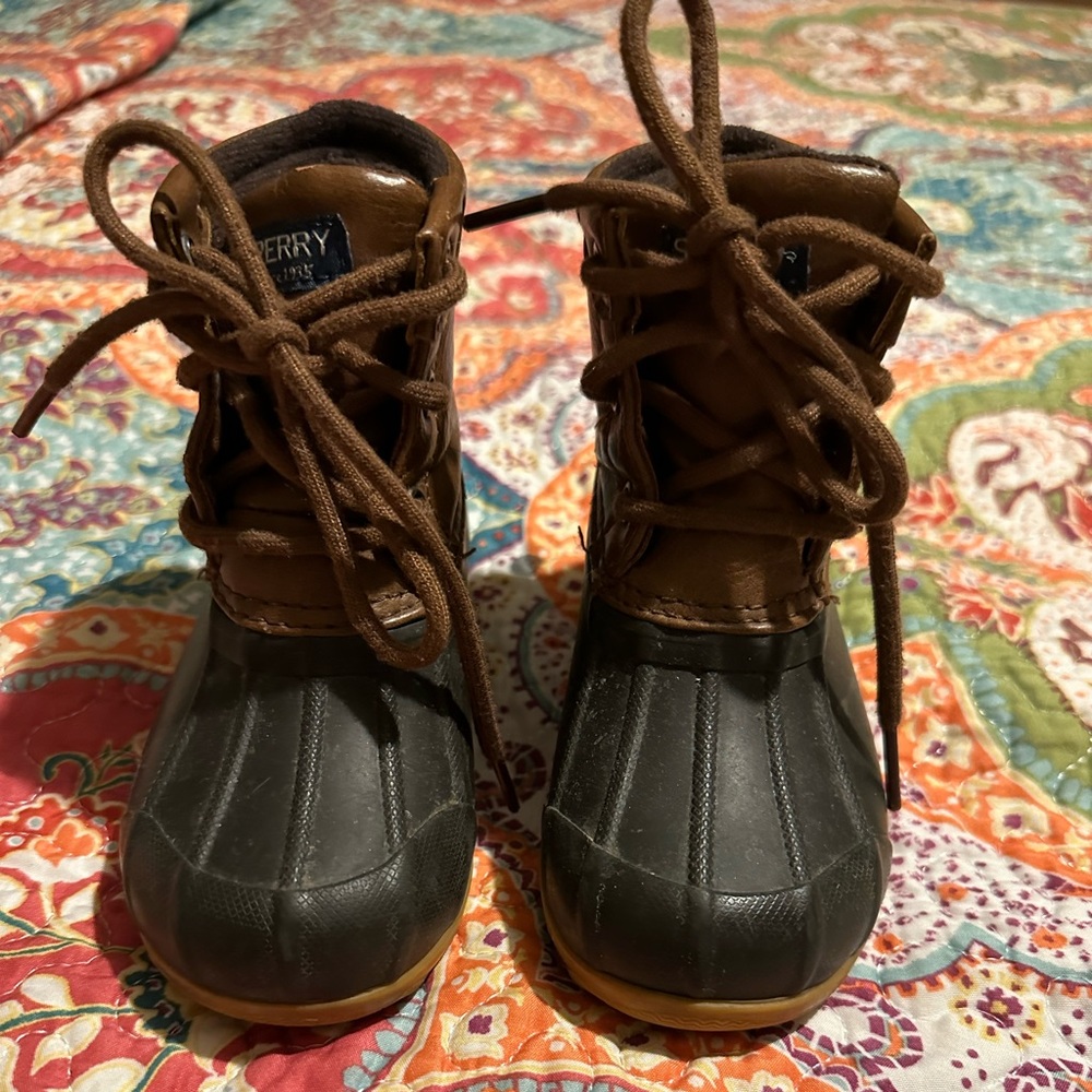 Toddler boys size 6 Sperry port boot